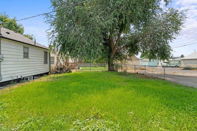 4811 N Oak St, Spokane, WA 99205