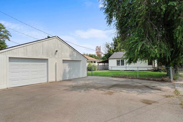 4811 N Oak St, Spokane, WA 99205