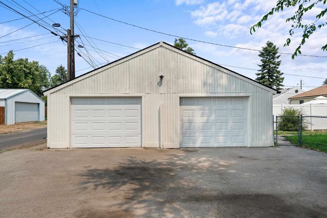 4811 N Oak St, Spokane, WA 99205