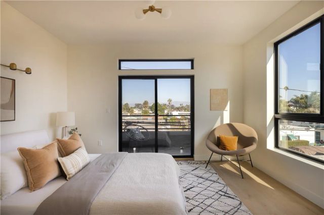 5443 Blackwelder, Los Angeles, CA 90016