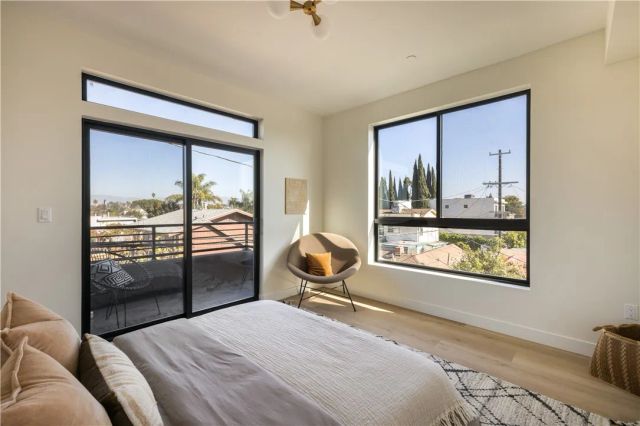 5443 Blackwelder, Los Angeles, CA 90016