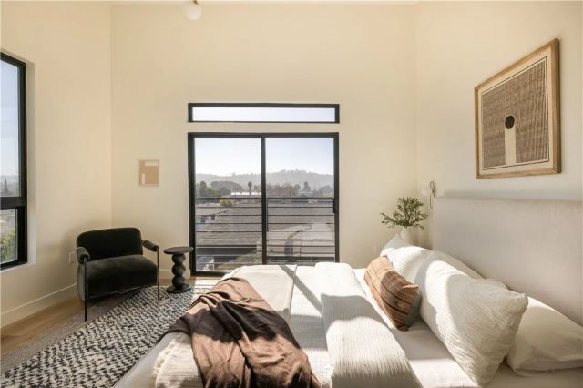 5443 Blackwelder, Los Angeles, CA 90016