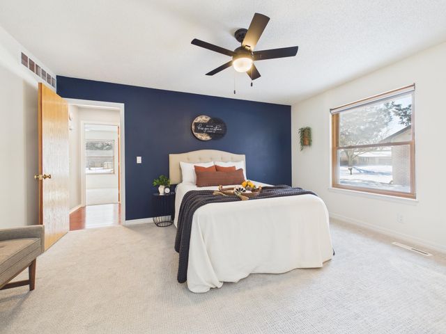 6942 E Newbury Cir, Wichita, KS 67226