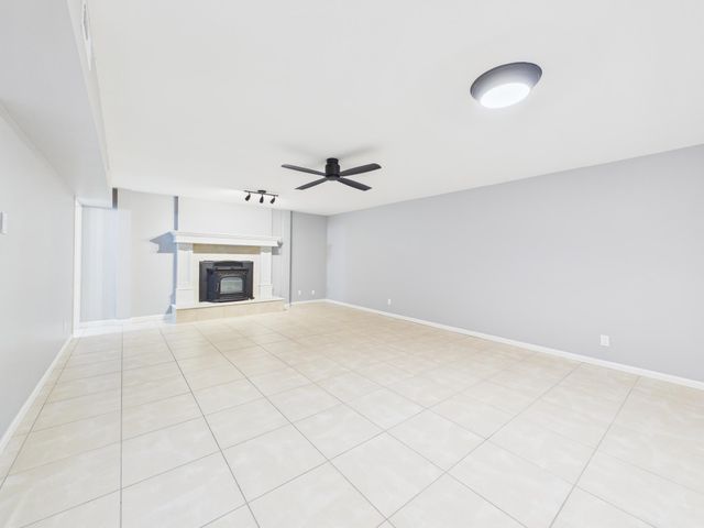 6942 E Newbury Cir, Wichita, KS 67226