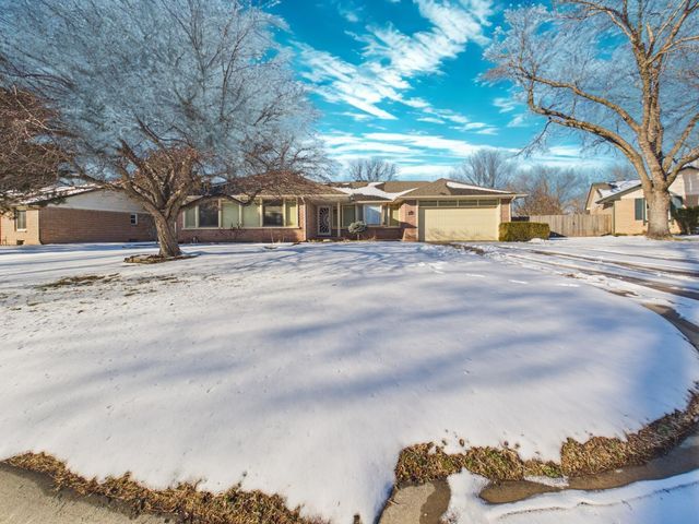 6942 E Newbury Cir, Wichita, KS 67226