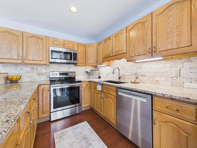 6942 E Newbury Cir, Wichita, KS 67226