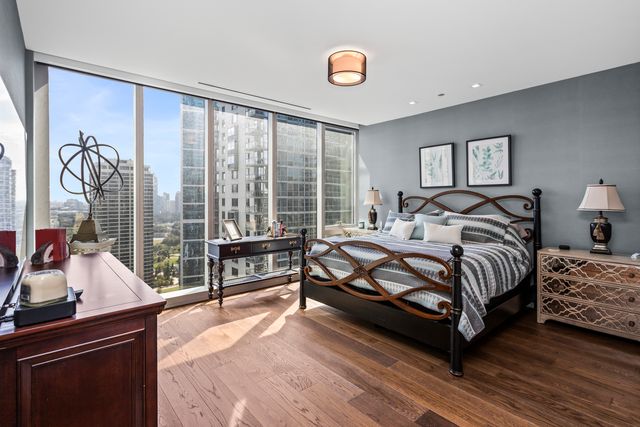363 E Wacker Drive 2503, Chicago, IL 60601