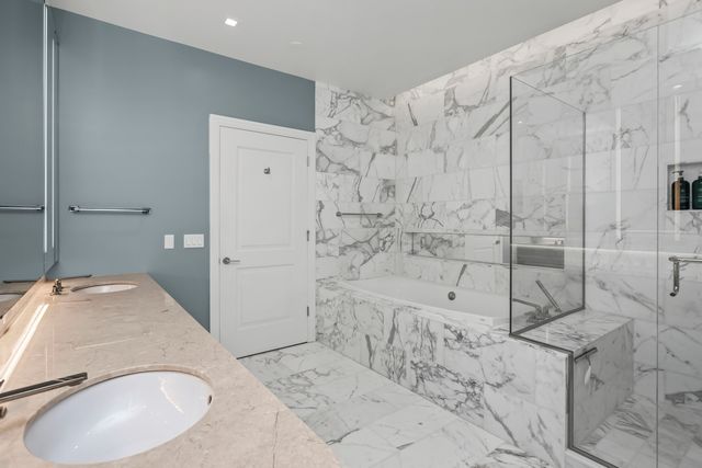 363 E Wacker Drive 2503, Chicago, IL 60601