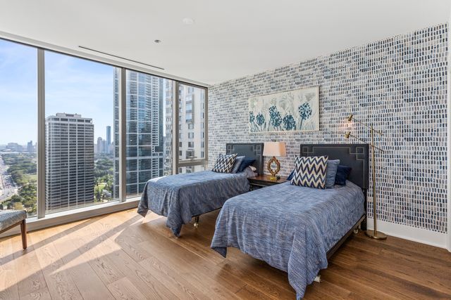 363 E Wacker Drive 2503, Chicago, IL 60601