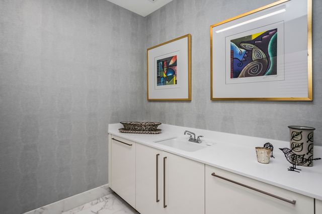363 E Wacker Drive 2503, Chicago, IL 60601
