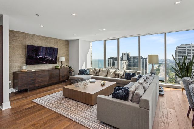 363 E Wacker Drive 2503, Chicago, IL 60601