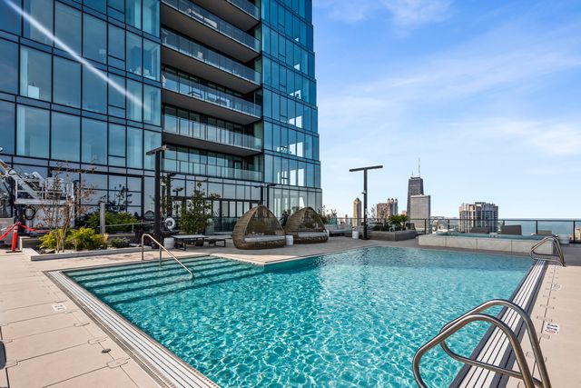 363 E Wacker Drive 2503, Chicago, IL 60601