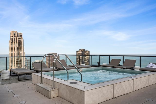363 E Wacker Drive 2503, Chicago, IL 60601