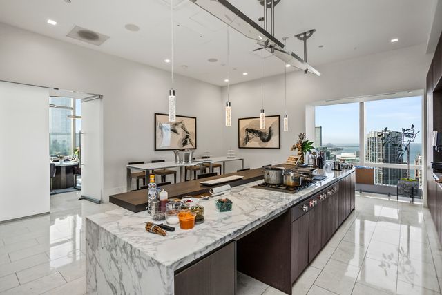 363 E Wacker Drive 2503, Chicago, IL 60601