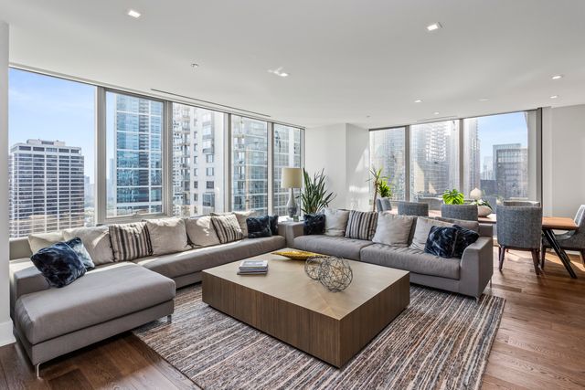 363 E Wacker Drive 2503, Chicago, IL 60601