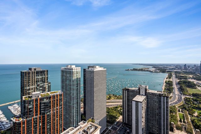 363 E Wacker Drive 2503, Chicago, IL 60601