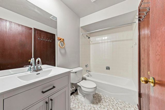 6408 Nature Drive 3W, Oak Forest, IL 60452