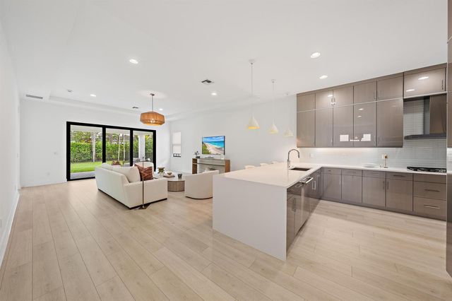 13185 Faberge Place, Palm Beach Gardens, FL 33418