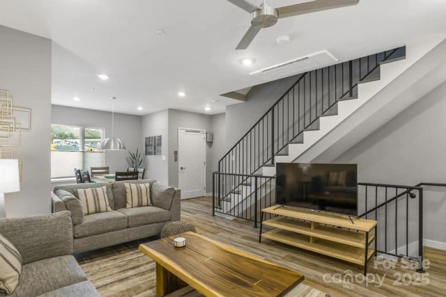 102 Southside Avenue 15, Asheville, NC 28801