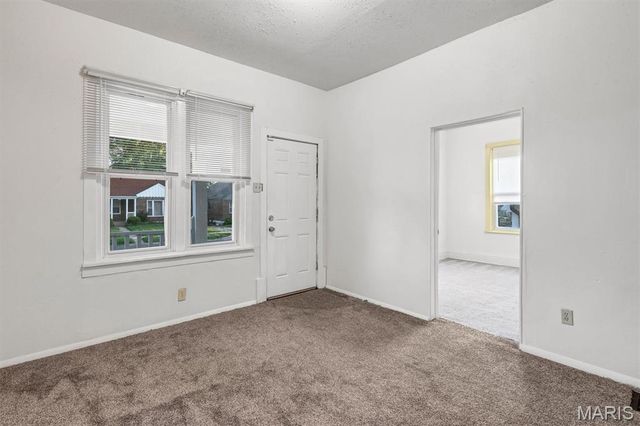 6835 Etzel Avenue, University City, MO 63130