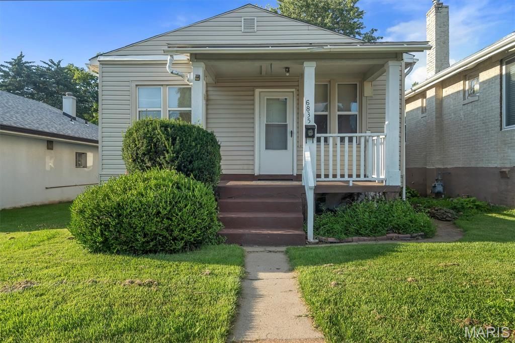 6835 Etzel Avenue, University City, MO 63130