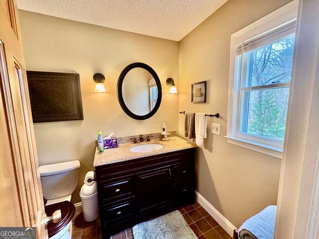 246 Harvey Lane, Lavonia, GA 30553