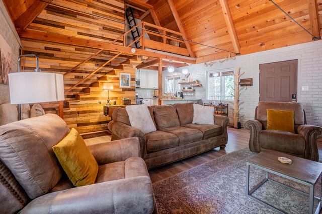 3166 Muriettas Roost, Dorrington, CA 95223