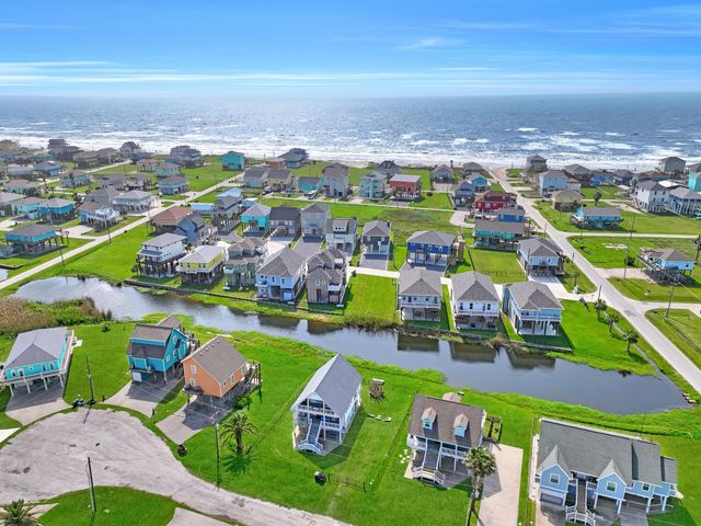 1983 Royalville Court, Port Bolivar, TX 77650