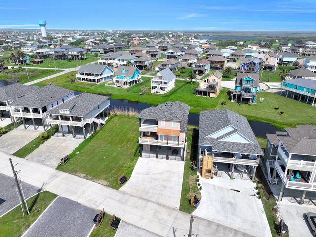 1983 Royalville Court, Port Bolivar, TX 77650