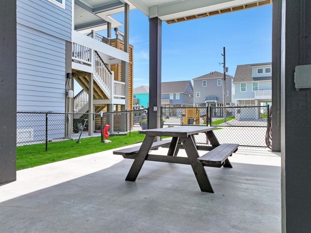 1983 Royalville Court, Port Bolivar, TX 77650