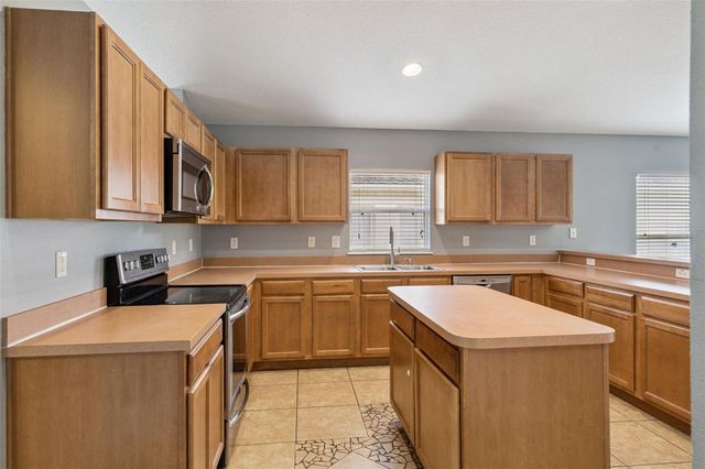 324 RED KITE DRIVE, Groveland, FL 34736