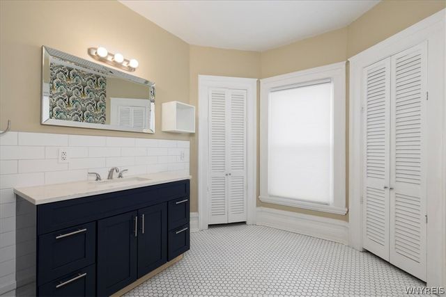 47 Crescent Avenue, Buffalo, NY 14214