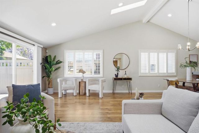 6064 Erlanger, San Diego, CA 92122
