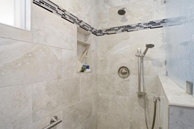 6064 Erlanger, San Diego, CA 92122