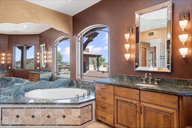 13330 E JOMAX Road, Scottsdale, AZ 85262
