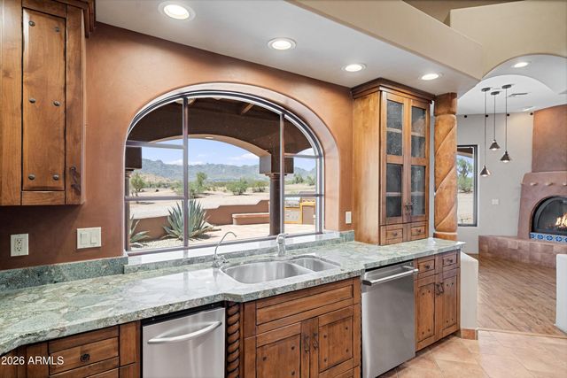 13330 E JOMAX Road, Scottsdale, AZ 85262