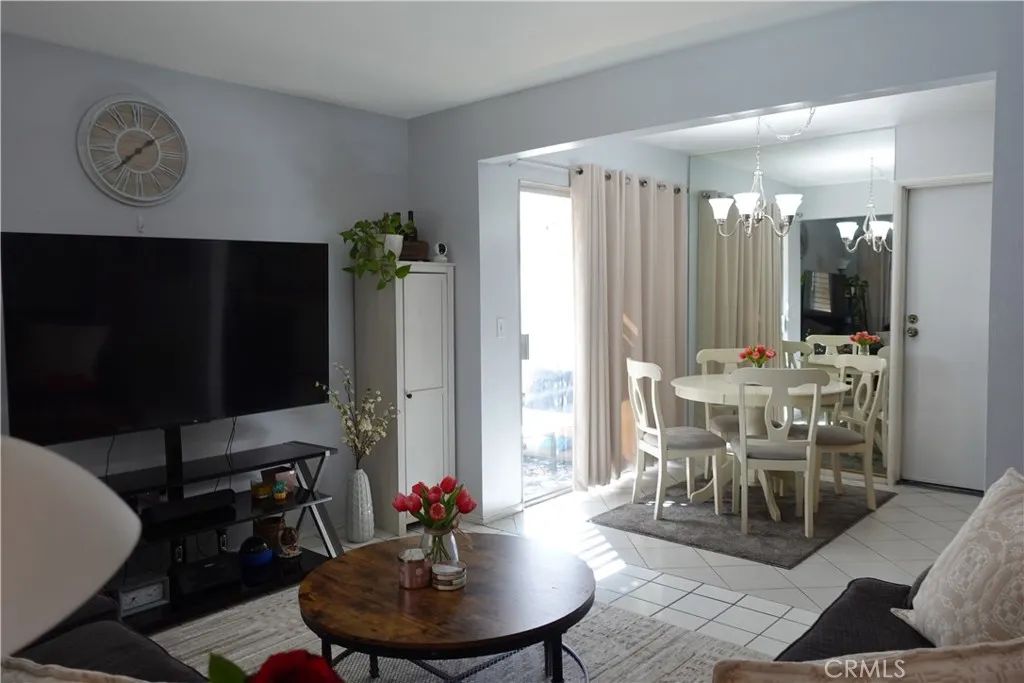 1307 Via Santiago B, Corona, CA 92882