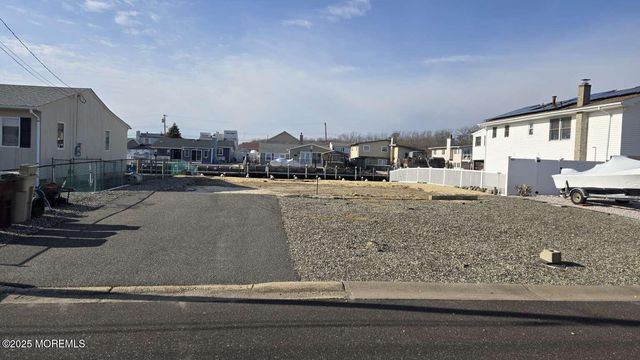 58 Ronald Avenue S, Bayville, NJ 08721