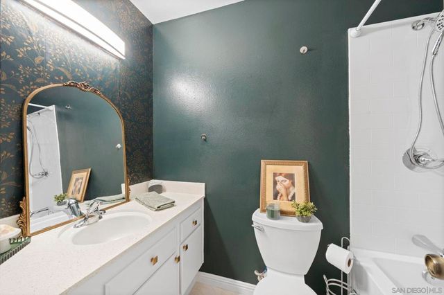 1651 S Juniper St 22, Escondido, CA 92025