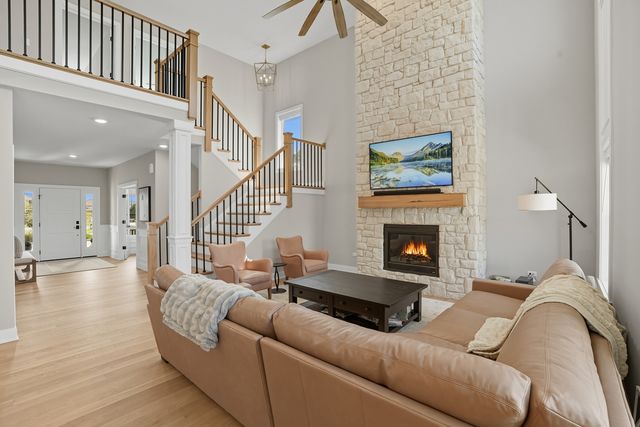 23039 Lakeview Estates Boulevard, Frankfort, IL 60423