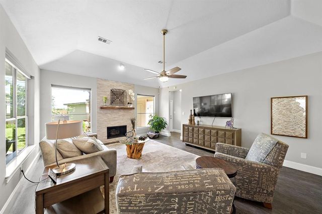 10027 Inverloch Way, Humble, TX 77338