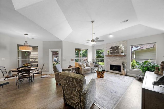 10027 Inverloch Way, Humble, TX 77338