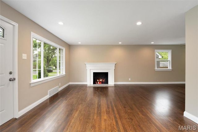 9838 Madison Avenue, Rock Hill, MO 63119