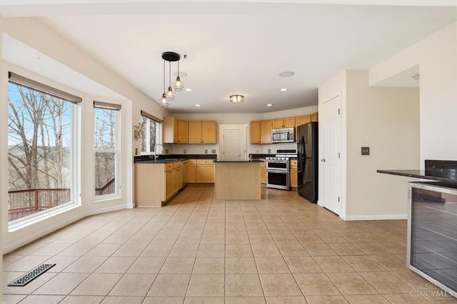 242 County Down Lane, Loveland, OH 45140