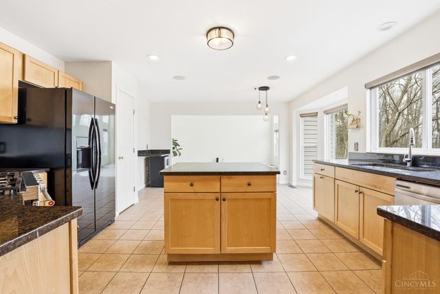 242 County Down Lane, Loveland, OH 45140