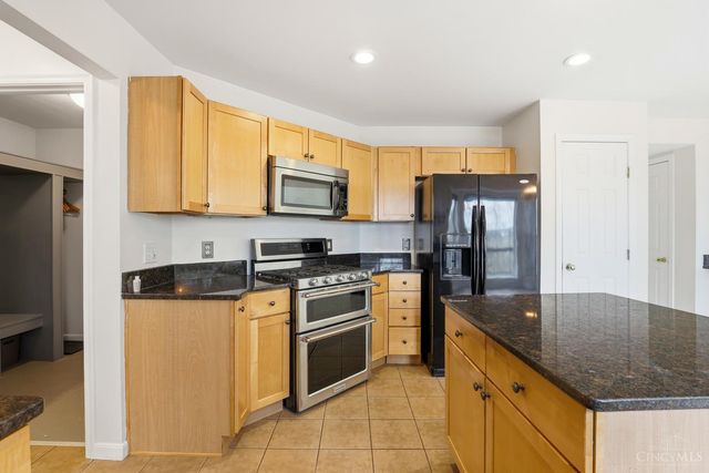 242 County Down Lane, Loveland, OH 45140