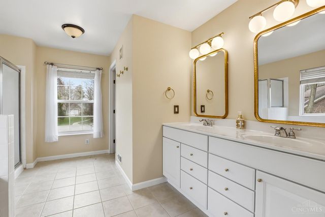 242 County Down Lane, Loveland, OH 45140