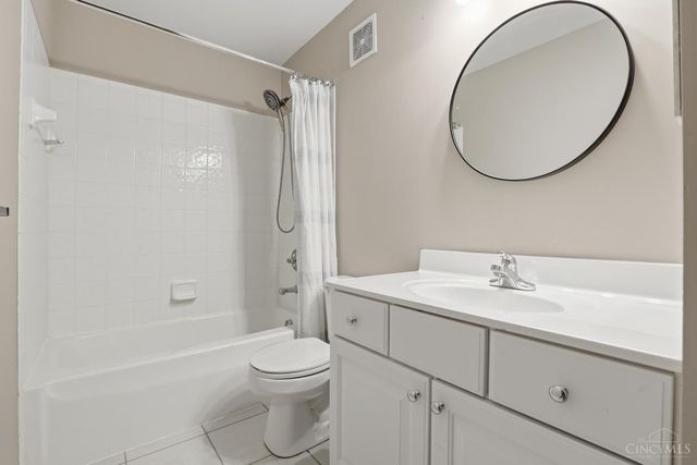 242 County Down Lane, Loveland, OH 45140