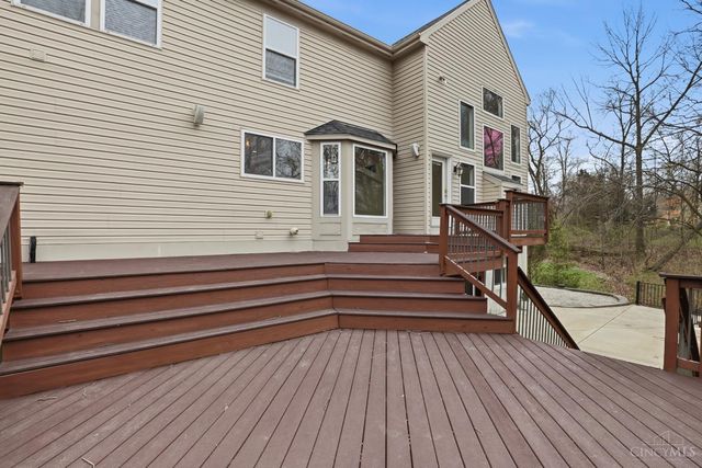 242 County Down Lane, Loveland, OH 45140