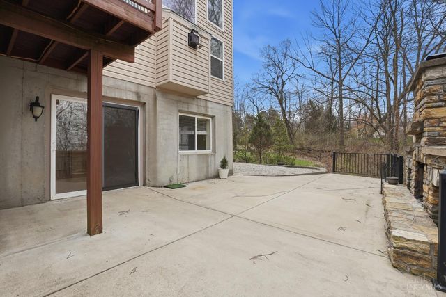 242 County Down Lane, Loveland, OH 45140